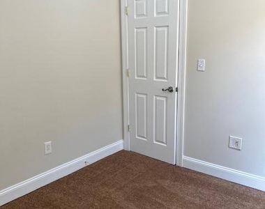 923 N 15th Street - Photo Thumbnail 19