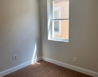 923 N 15th Street - Photo Thumbnail 18