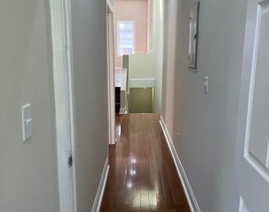 923 N 15th Street - Photo Thumbnail 3