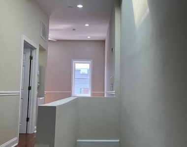 923 N 15th Street - Photo Thumbnail 2