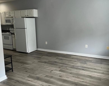 1323 N 15th Street - Photo Thumbnail 5