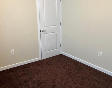 1323 N 15th Street - Photo Thumbnail 18