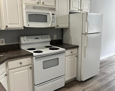 1323 N 15th Street - Photo Thumbnail 8