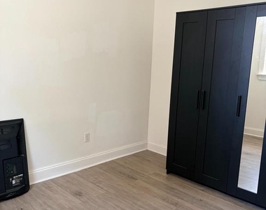617 E Locust Avenue - Photo Thumbnail 4