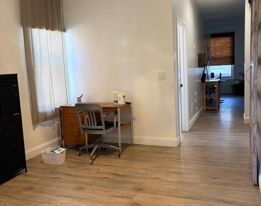 617 E Locust Avenue - Photo Thumbnail 2