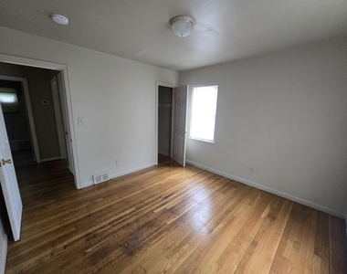 6109 Farmbrook Street - Photo Thumbnail 6