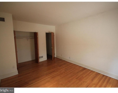 729 Spruce Street - Photo Thumbnail 8