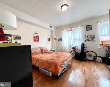 1131 Green Street - Photo Thumbnail 1