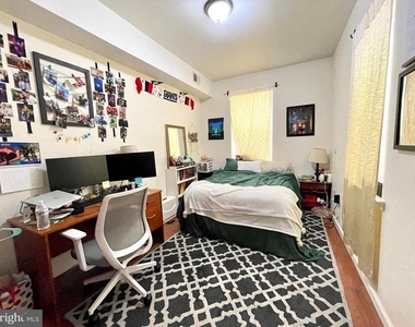 1131 Green Street - Photo Thumbnail 10