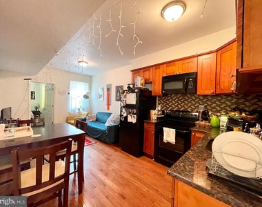 1131 Green Street - Photo Thumbnail 8