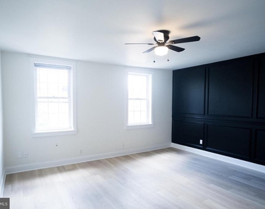 1221 Randolph Street - Photo Thumbnail 4