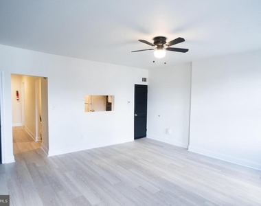 1221 Randolph Street - Photo Thumbnail 2