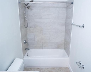 1221 Randolph Street - Photo Thumbnail 7