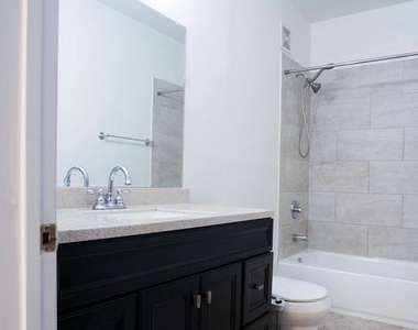 1221 Randolph Street - Photo Thumbnail 6