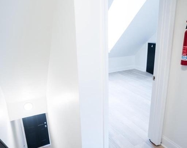 1221 Randolph Street - Photo Thumbnail 15