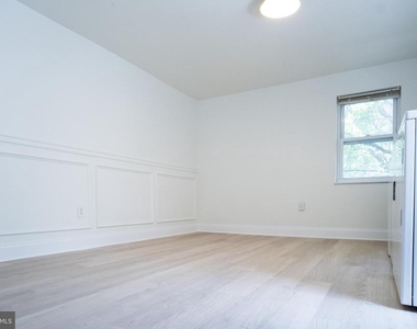 1221 Randolph Street - Photo Thumbnail 25