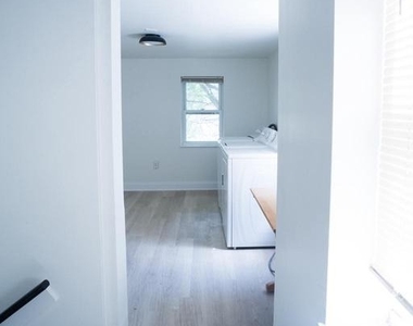 1221 Randolph Street - Photo Thumbnail 17