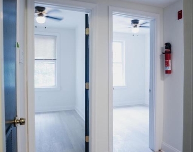 1221 Randolph Street - Photo Thumbnail 9