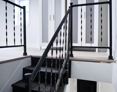1221 Randolph Street - Photo Thumbnail 10