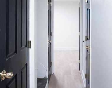1221 Randolph Street - Photo Thumbnail 7