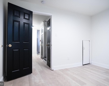 1221 Randolph Street - Photo Thumbnail 8