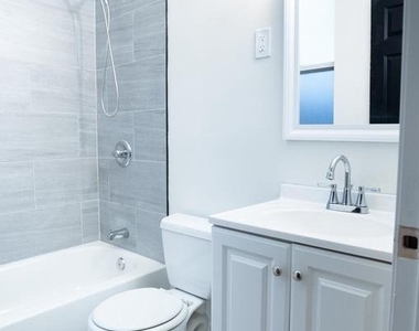 1221 Randolph Street - Photo Thumbnail 4