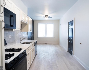 1221 Randolph Street - Photo Thumbnail 2