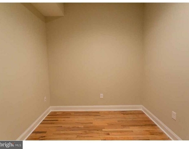 1114 Pine Street - Photo Thumbnail 5