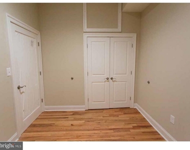 1114 Pine Street - Photo Thumbnail 6