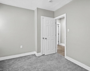 4038 N 8th Street - Photo Thumbnail 16