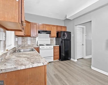 4038 N 8th Street - Photo Thumbnail 8
