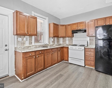 4038 N 8th Street - Photo Thumbnail 6