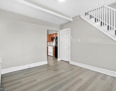 4038 N 8th Street - Photo Thumbnail 2