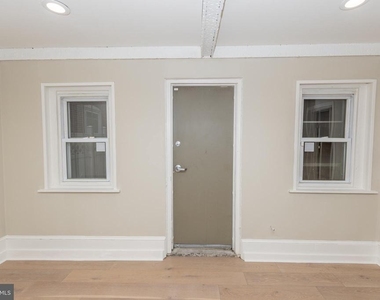 901 Clinton Street - Photo Thumbnail 17