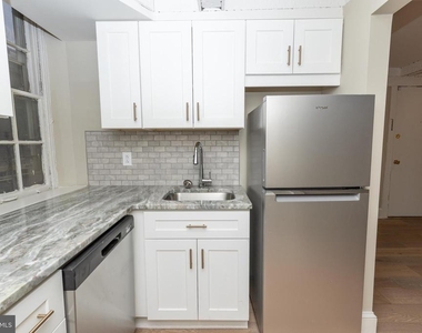 901 Clinton Street - Photo Thumbnail 9