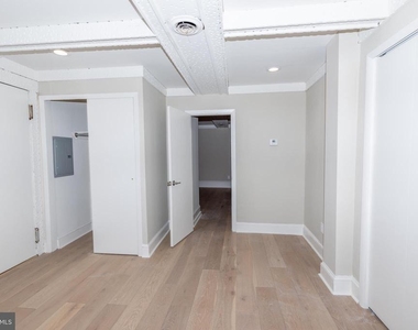 901 Clinton Street - Photo Thumbnail 13