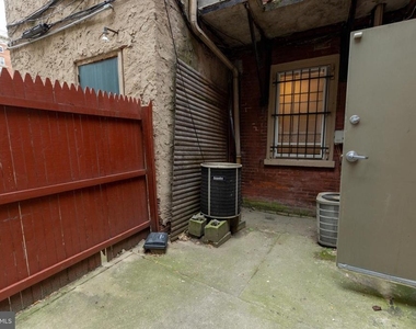 901 Clinton Street - Photo Thumbnail 18