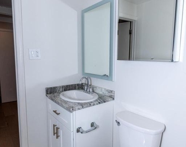 901 Clinton Street - Photo Thumbnail 12