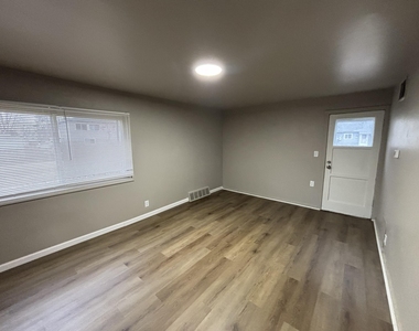 31807 Tuscola Court - Photo Thumbnail 4