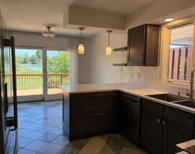 1261 Laurel View Drive - Photo Thumbnail 10