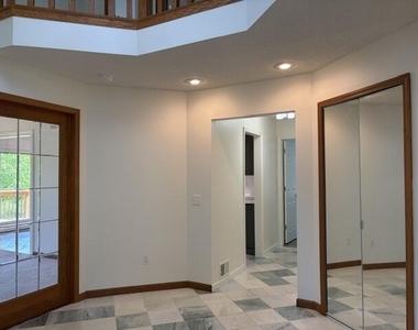 1261 Laurel View Drive - Photo Thumbnail 3
