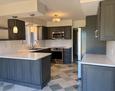 1261 Laurel View Drive - Photo Thumbnail 8