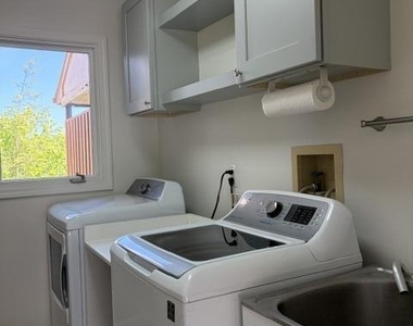 1261 Laurel View Drive - Photo Thumbnail 25