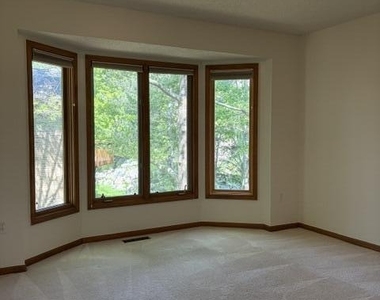 1261 Laurel View Drive - Photo Thumbnail 11