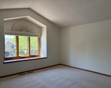 1261 Laurel View Drive - Photo Thumbnail 17