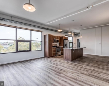 4800 Brown Street - Photo Thumbnail 4