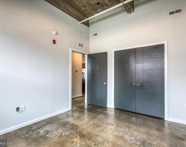 4800 Brown Street - Photo Thumbnail 7