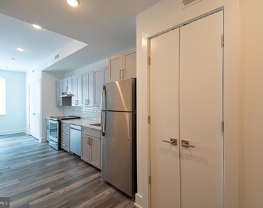 1245 Ridge Avenue - Photo Thumbnail 9