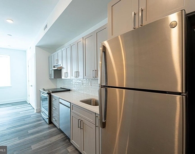1245 Ridge Avenue - Photo Thumbnail 10
