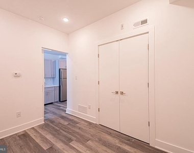 1245 Ridge Avenue - Photo Thumbnail 7